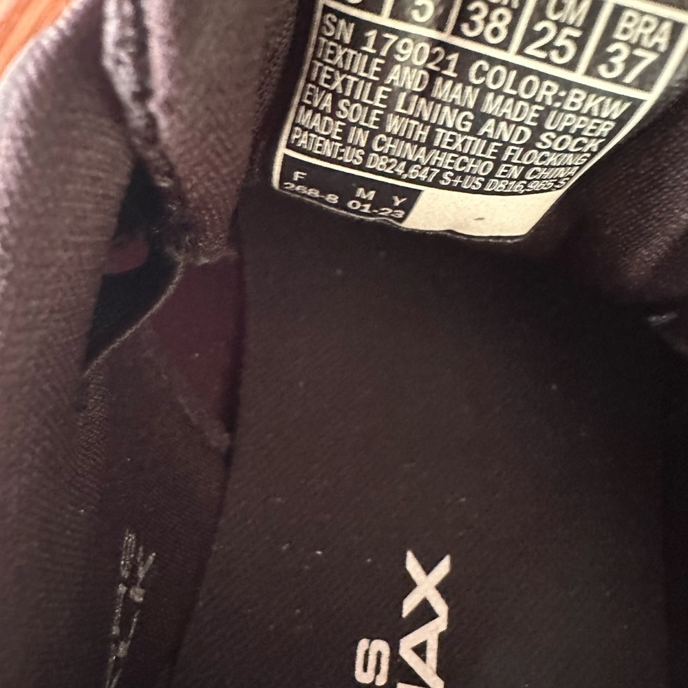 Skechers Black Sneakers with Breathable Knit and Sleek Silhouette - Picture 3 of 14
